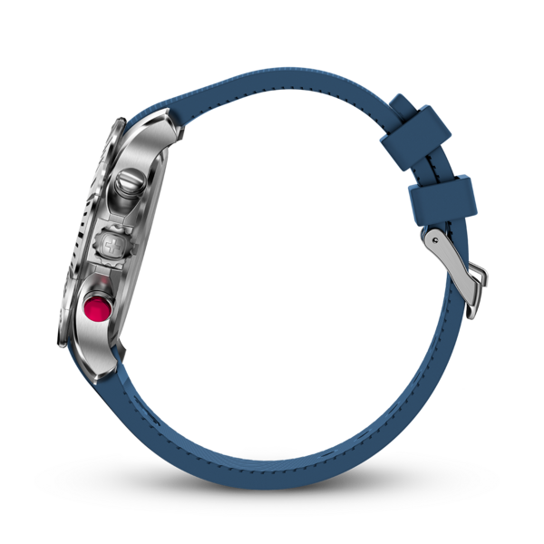 Blaue Uhr mit silbernem Gehäuse und Armband, Seitenansicht, Nahaufnahme