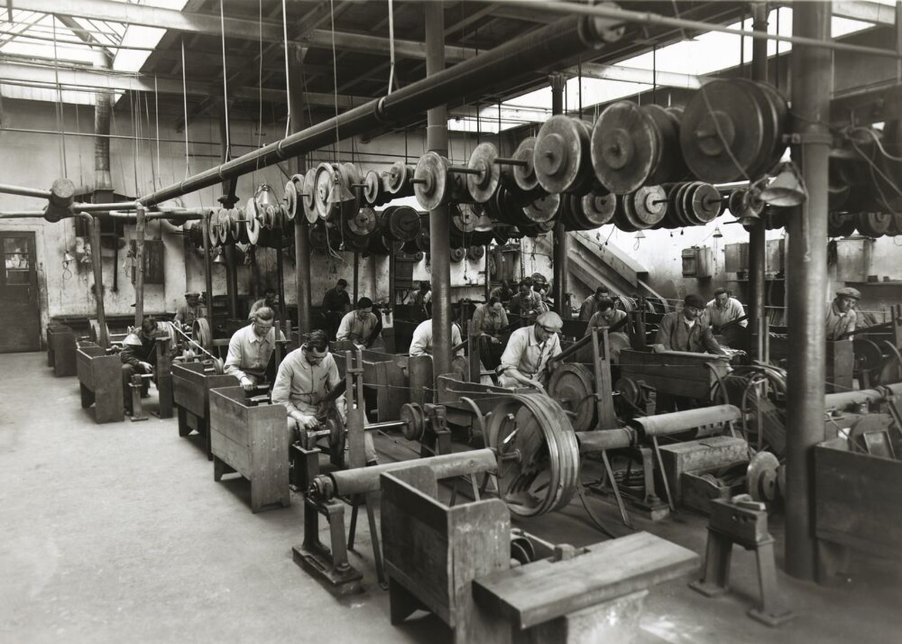 Medium_JPG-WENGER_History_4_1