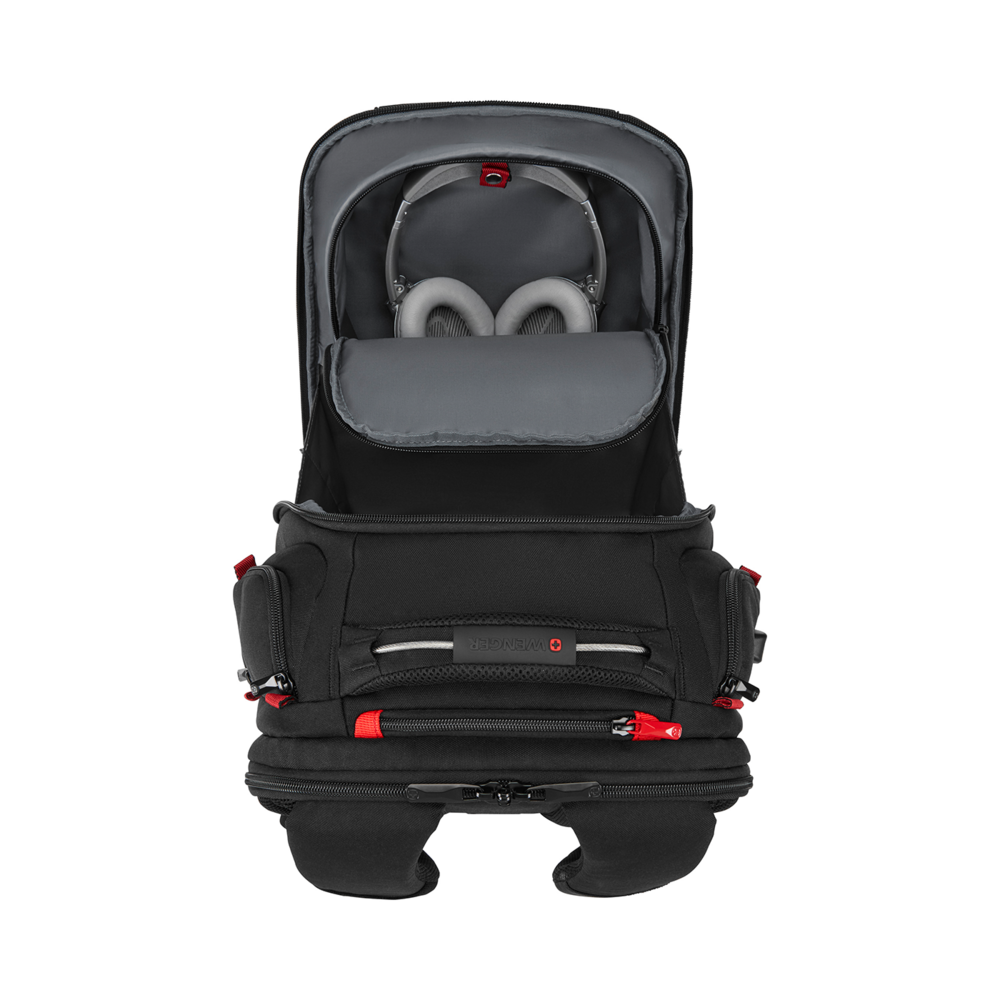 Schwarzer Rucksack mit Kopfhörern, offen, auf schwarzem Hintergrund, Wenger.